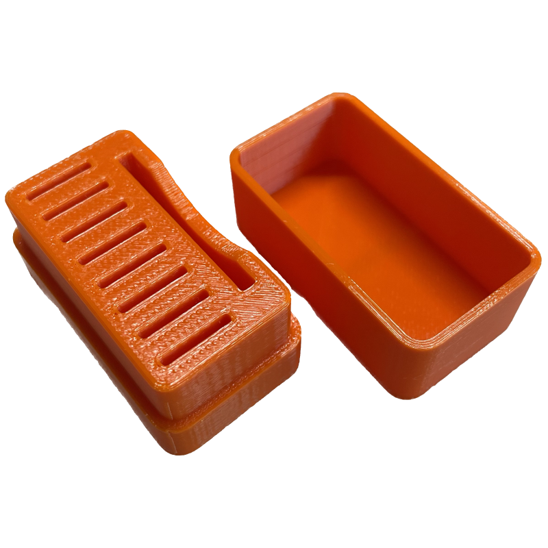 Pudełko na 8 kart microSD z adapterem i przykrywką