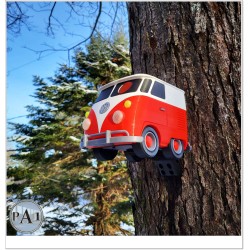 Nowoczesny domek dla ptaków bus Volkswagen T1